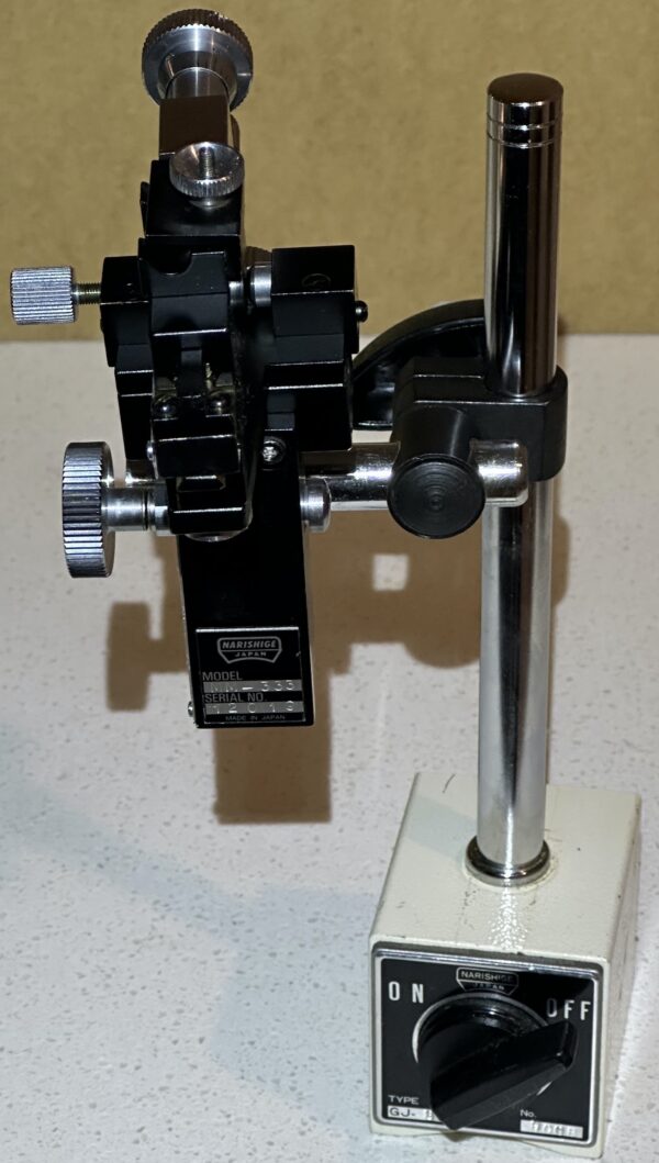 Narishige MMP-333 XYZ precision micromanipulator with pivot mechanism and magnetic stand - Image 2